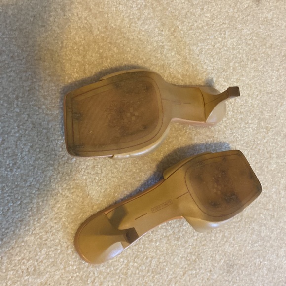 Vince camuto slip on shoes.  Stylish!  Can be worn with anything! - Picture 5 of 5